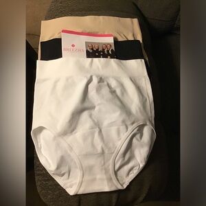 NWT Women’s S Breezies Cooling Comfort Seamless Brief Panty 3pk.